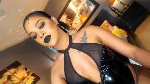 UrMajestyTyra online show from 04/06/26, 01:03