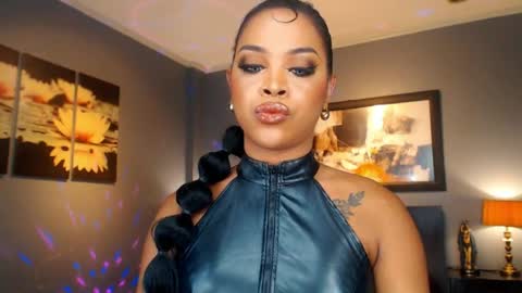UrMajestyTyra online show from 05/25/26, 12:49