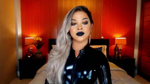 Snapshot of urmajestytyra chatting on 06/17/26, 01:41 UrMajestyTyra online show from 06/17/26, 01:41