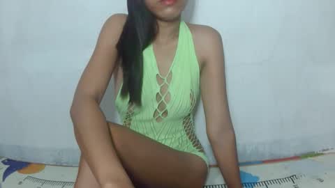 It me SHELLA  online show from 04/22/26, 12:57