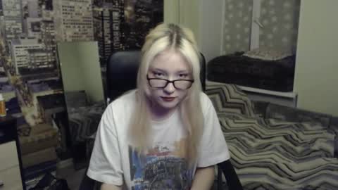 Snapshot of uroxygen chatting on 03/14/26, 08:14 Mary online show from 03/14/26, 08:14