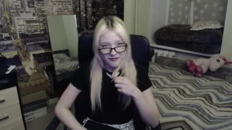 Mary online show from 03/15/26, 07:31