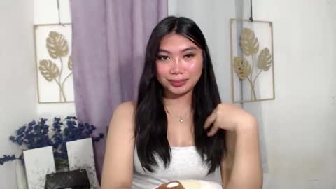 urpinay_sandra69 online show from 04/18/26, 01:31