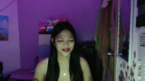 Snapshot of urpreciouspinayxxx chatting on 10/26/25, 12:16 hi im kim online show from 10/26/25, 12:16