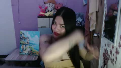 Snapshot of urpreciouspinayxxx chatting on 03/02/26, 12:57 hi im kim online show from 03/02/26, 12:57