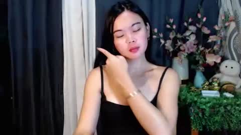 urpretty_girl online show from 11/19/25, 10:15
