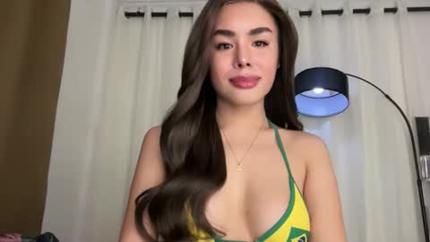 Snapshot of urprettyjaninexxx chatting on 06/05/26, 04:56 Janine online show from 06/05/26, 04:56