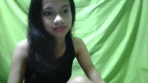 Snapshot of ursexydoll18 chatting on 01/10/25, 05:37 Darlyn room online show from 01/10/25, 05:37