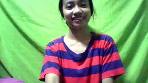 Snapshot of ursexydoll18 chatting on 01/14/25, 03:53 Darlyn room online show from 01/14/25, 03:53