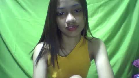 Snapshot of ursexydoll18 chatting on 01/17/25, 09:50 Darlyn room online show from 01/17/25, 09:50