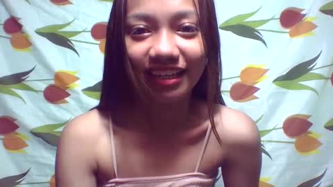 Snapshot of ursexydoll18 chatting on 01/21/25, 10:51 Darlyn room online show from 01/21/25, 10:51