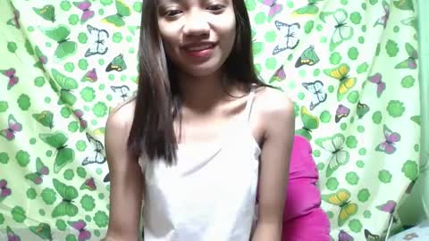 Snapshot of ursexydoll18 chatting on 02/24/25, 01:35 Darlyn room online show from 02/24/25, 01:35