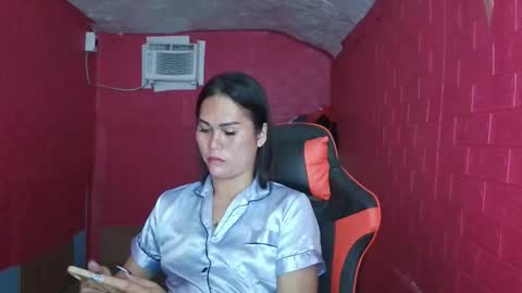chiks online show from 05/02/26, 06:13
