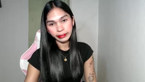 ursweet_zeviixx online show from 11/12/25, 09:53
