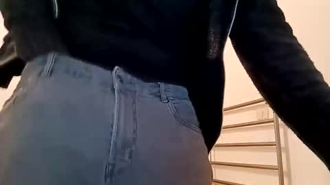 ursweetdreamx online show from 12/17/25, 04:13