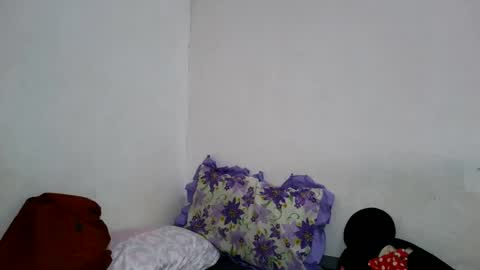 Snapshot of ursweetereca18 chatting on 05/13/26, 08:01 ERECA online show from 05/13/26, 08:01