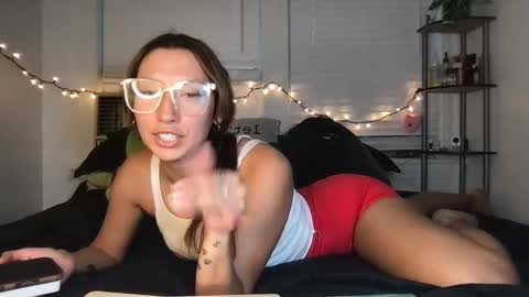 Lily online show from 09/27/25, 01:43