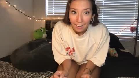 Lily online show from 10/01/25, 03:07