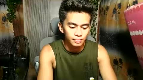 Snapshot of urwild_fuckerxx chatting on 05/17/26, 08:34 urwild_fuckerxx online show from 05/17/26, 08:34