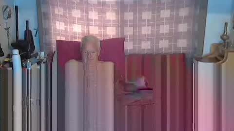 usednotbroken1 online show from 03/25/26, 03:51