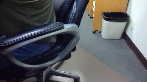 useemie online show from 11/21/25, 09:24