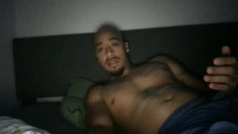 usermaneee589 online show from 11/01/25, 07:54