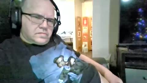 Snapshot of usstarr1 chatting on 12/13/24, 02:05 usstarr1 online show from 12/13/24, 02:05