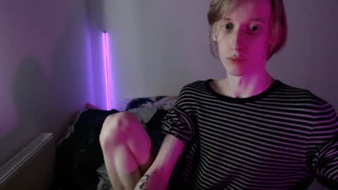 Snapshot of usuck364662 chatting on 01/10/25, 02:34 Excuse me online show from 01/10/25, 02:34