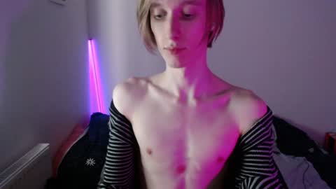 Snapshot of usuck364662 chatting on 01/12/25, 10:45 Excuse me online show from 01/12/25, 10:45
