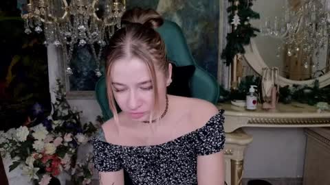 Leila online show from 01/17/25, 12:31