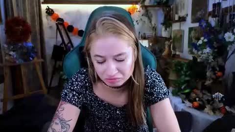 Leila online show from 11/15/25, 08:38