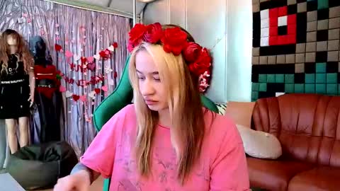 Leila online show from 02/12/26, 09:43