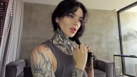 Eva online show from 10/17/25, 07:44