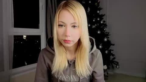 Chloe online show from 02/12/26, 01:39