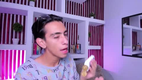 UYUKIE online show from 11/04/25, 12:04