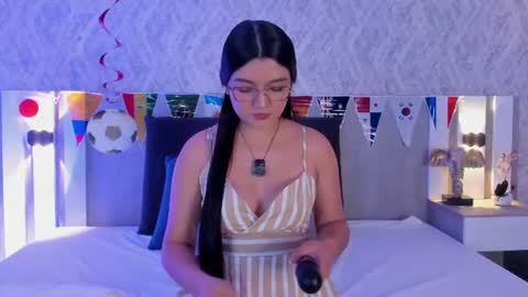 Snapshot of vaalentina_lux chatting on 07/07/26, 02:54 Vaalentina Lux online show from 07/07/26, 02:54