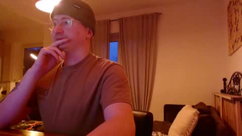 vacation__ online show from 02/04/25, 04:39