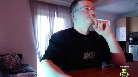 vacation__ online show from 02/18/25, 04:05