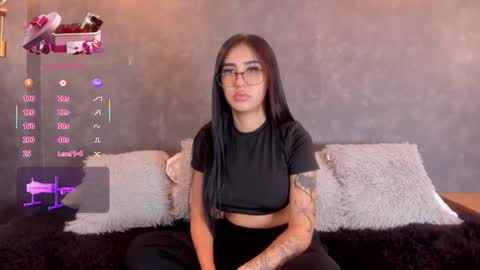 Snapshot of vaelina_angels chatting on 02/23/26, 03:26 VAELINA ANGELS online show from 02/23/26, 03:26