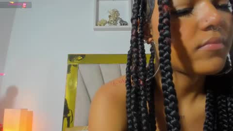 Snapshot of vahiolet_fuentes chatting on 01/05/25, 03:00 vahioleth online show from 01/05/25, 03:00