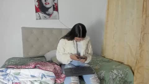 Vahiolet smith online show from 09/19/25, 11:38