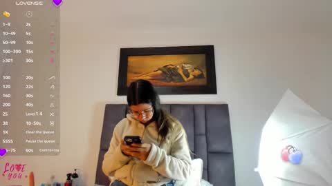 Vahiolet smith online show from 04/10/26, 03:12