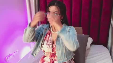 VaiaLowell online show from 02/20/26, 07:03