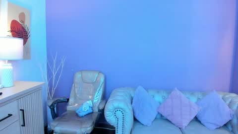 Snapshot of vailoetharris chatting on 04/19/26, 11:42 Vaiolet Harris online show from 04/19/26, 11:42