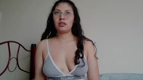 Snapshot of vainilla_cam chatting on 05/21/26, 12:34 Vainilla online show from 05/21/26, 12:34