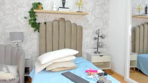 Vaiolet  online show from 12/30/24, 10:23