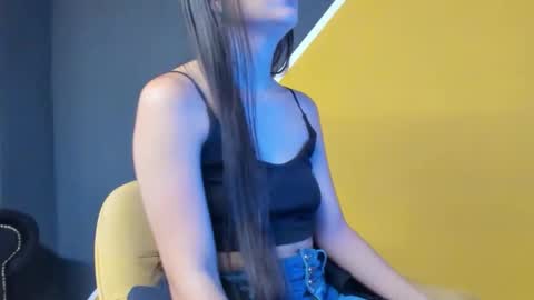 Snapshot of vaioletcooper chatting on 04/02/26, 03:31 VaiolletCooper online show from 04/02/26, 03:31