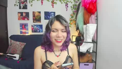 Snapshot of vaioletuwu chatting on 05/03/26, 10:49 Vaiolet1314 online show from 05/03/26, 10:49