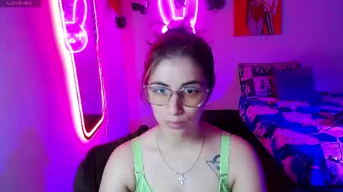Snapshot of val_angelll chatting on 06/30/26, 02:23 valentina online show from 06/30/26, 02:23