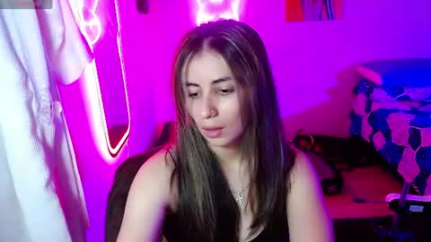 Snapshot of val_angelll chatting on 07/23/26, 12:35 valentina online show from 07/23/26, 12:35
